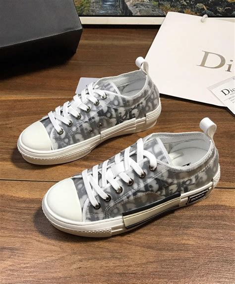 mens low top dior sneakers|christian Dior sneakers men price.